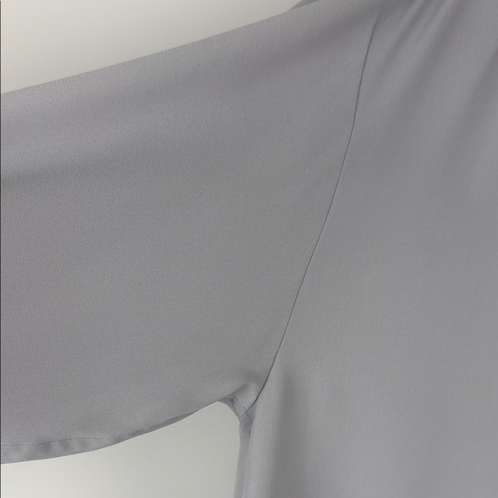 Aritzia Babaton Oversized Light Gray Blouse Size 1 - Picture 4 of 12